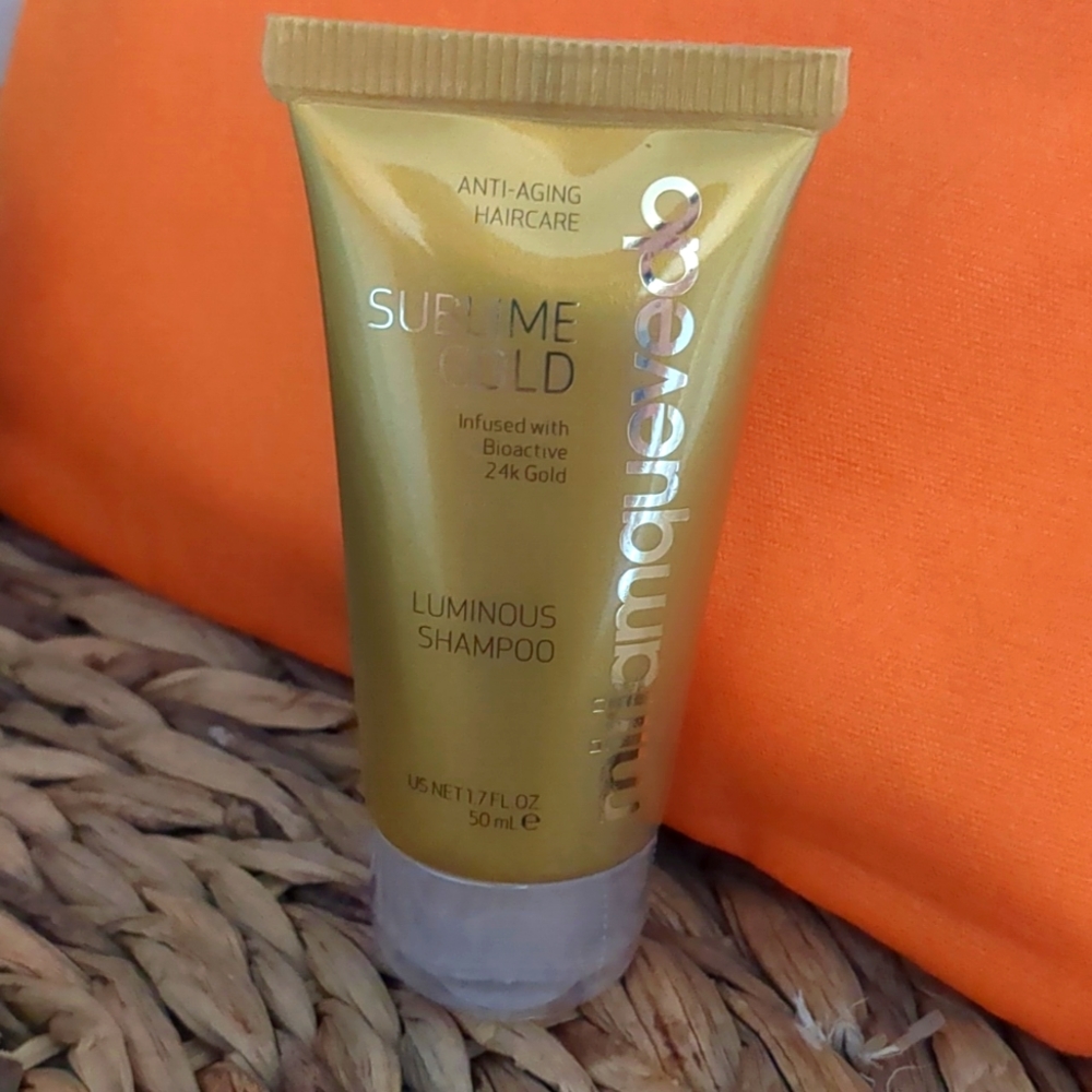 ✈️Miriam Quevedo Sublime Gold Luminous Shampoo